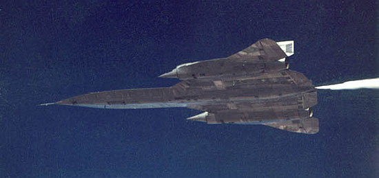 A-12 soltando JP-7