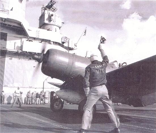 Corsair en el USS Essex.